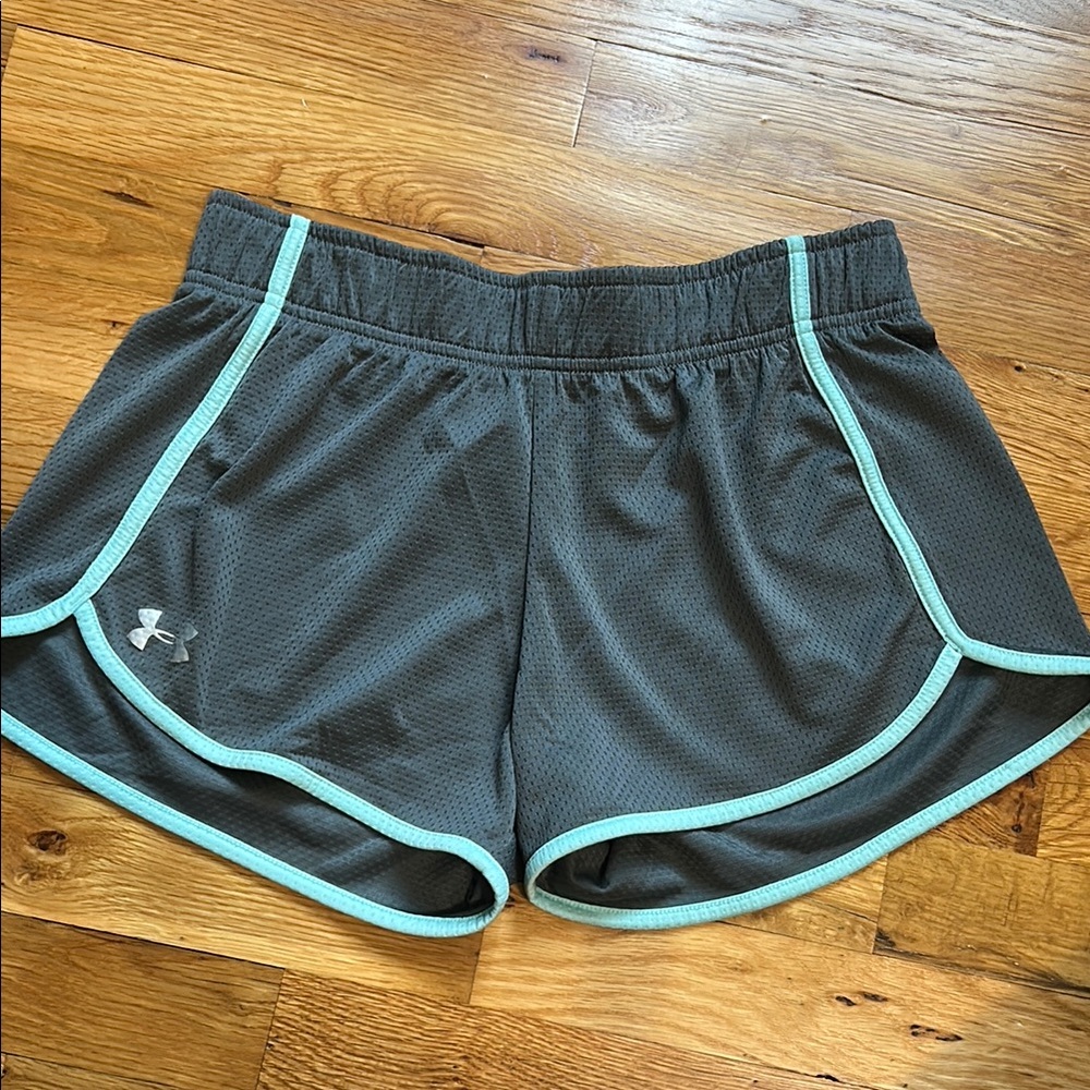 Under Armour Gray and Blue Athletic Shorts Moisture-Wicking Design